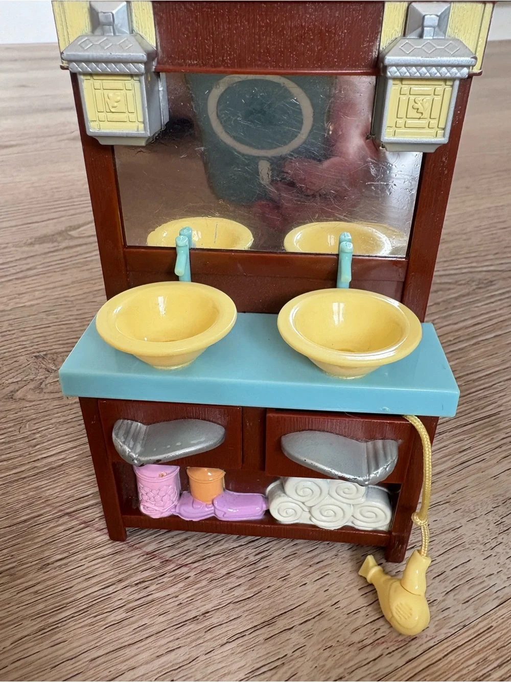 Fisher Price Loving Family 2008 Bathroom Tub Vanity Toilet Towel Rack